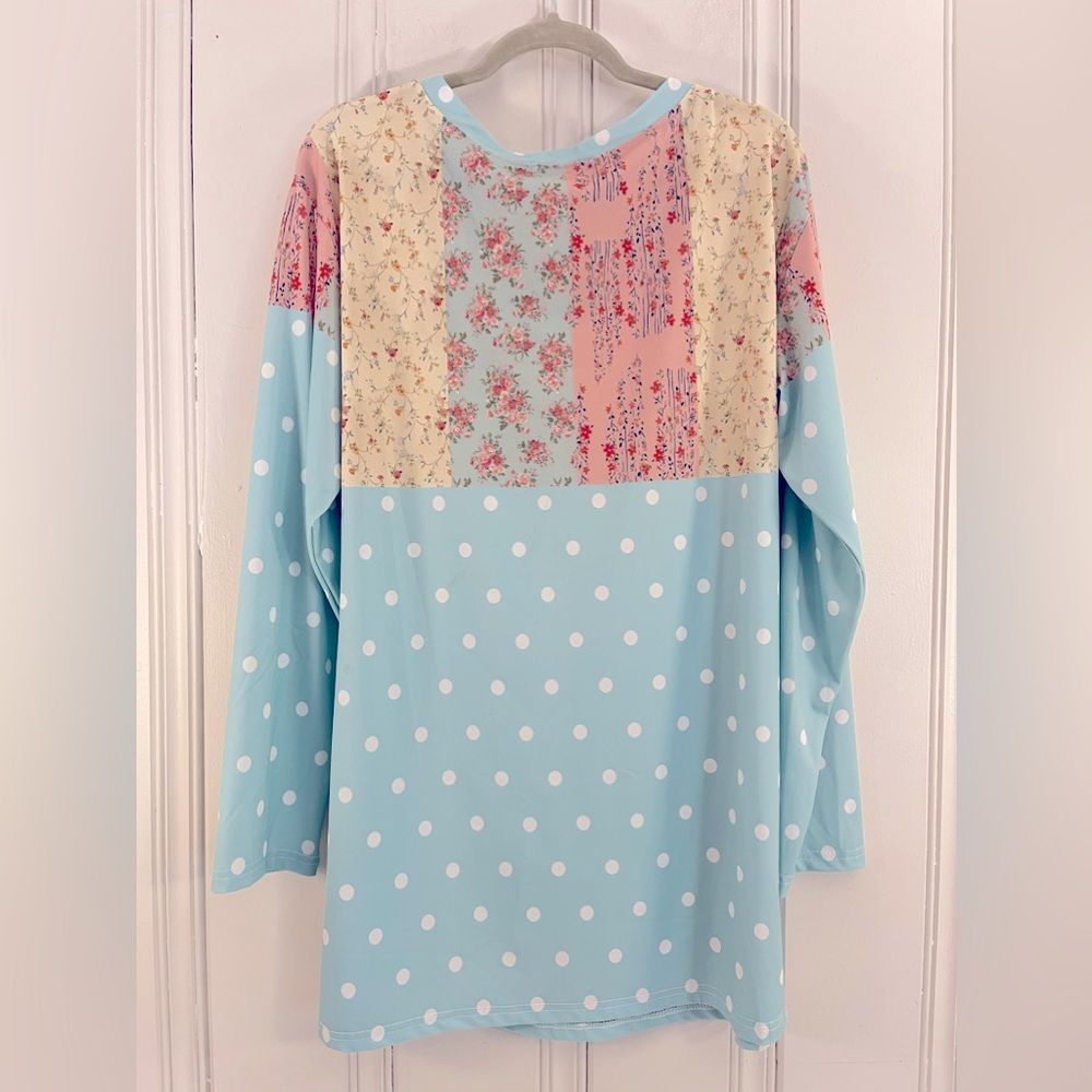 Polka Dot & Floral V-Neck Tunic Top - Light Blue - Picture 3 of 3